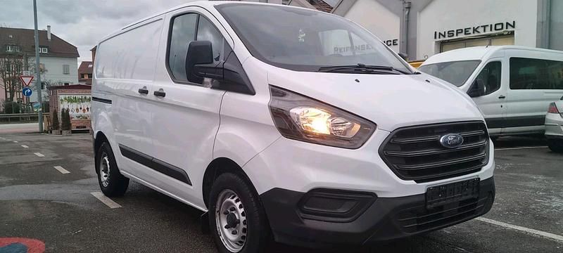 Gebraucht Ford Transit Custom 105 PS (77 kW) 2018 Weiß Van / Kleinbus