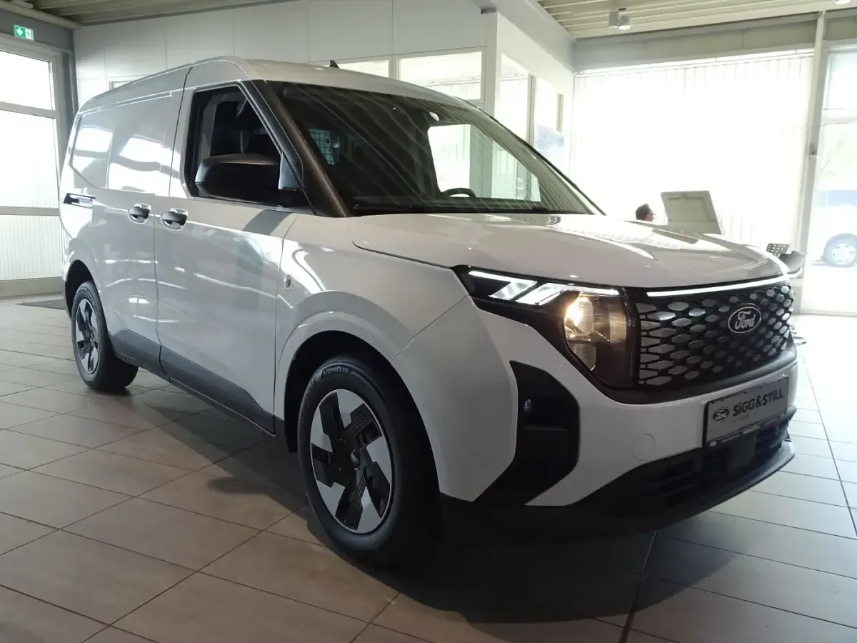 Neu Ford E-Transit Trend 100 kW (136 PS) 2026 Frost weiß Van