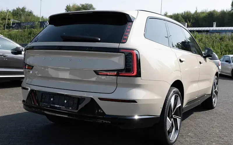 Nouvelle Volvo EX90 Performance 500 kW (680 ch) 2025 Beige SUV