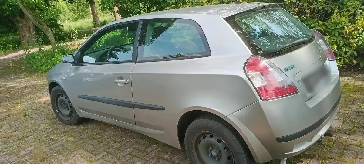 Gebraucht Fiat Stilo 98 PS (72 kW) 2002 Silber Limousine