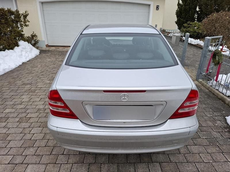 Gebraucht Mercedes C180 129 PS (94 kW) 2001 Silber Limousine