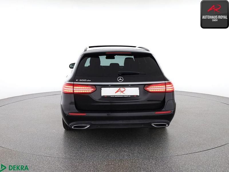 Gebraucht Mercedes E300 Exclusive 306 PS (225 kW) 2022 Schwarz Limousine