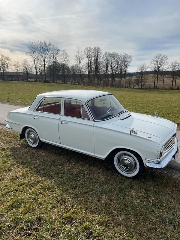 Beige Gebraucht 1965 Vauxhall Victor Limousine | 5.800 € - Bild 1/4