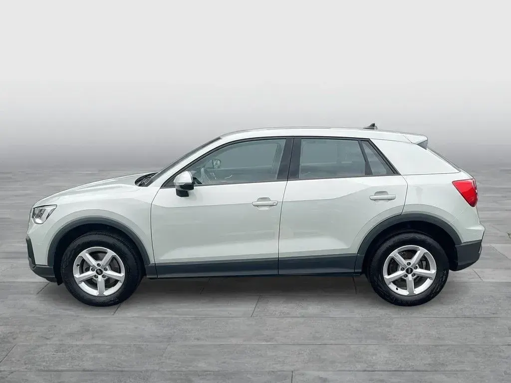 Gebraucht Audi Q2 Comfort 110 PS (80 kW) 2024 Silber SUV