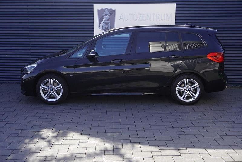 Gebraucht BMW 220 Gran Tourer M Sport 192 PS (141 kW) 2018 Black sapphire schwarz metallic Van / Kleinbus