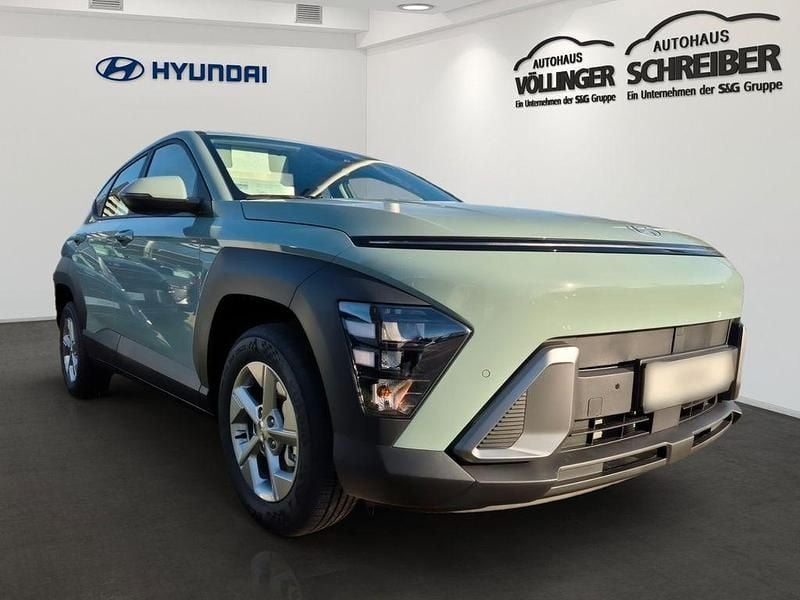 Neu Hyundai Kona Select 116 PS (85 kW) 2026 Mirage green SUV