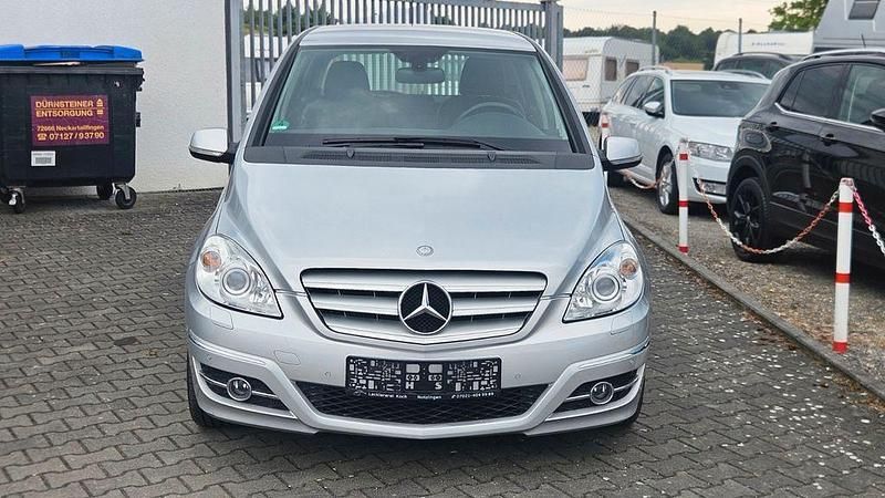 Silber Gebraucht 2008 Mercedes B200 Van / Kleinbus | 5.999 € (Fairer Preis) - Bild 1/4