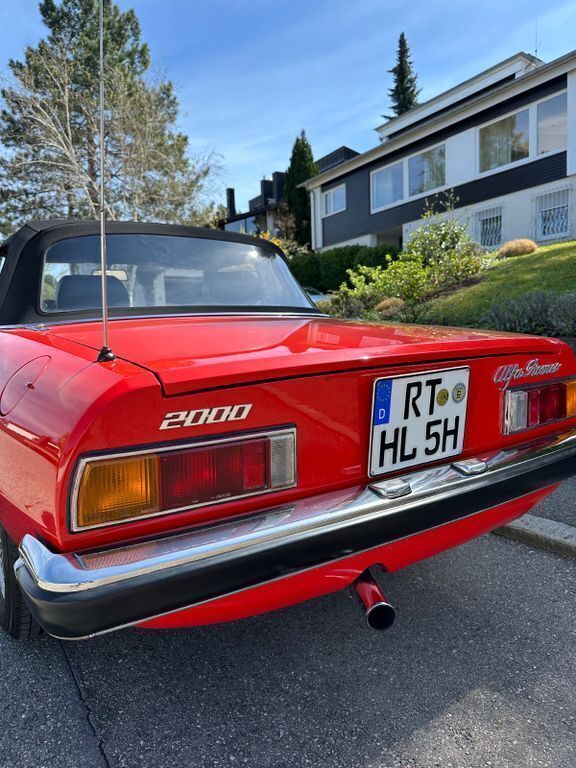 Rot Gebraucht 1982 Alfa Romeo Spider Cabrio | 32.000 € - Bild 1/4
