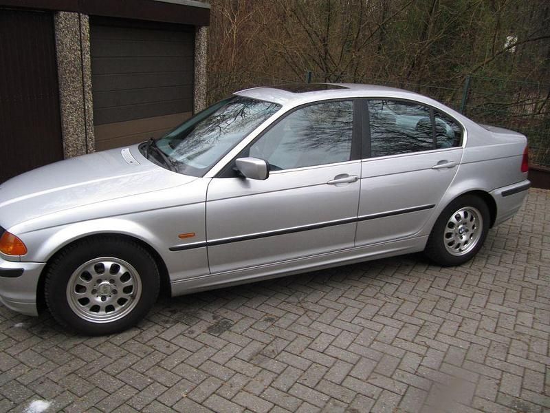 Gebraucht BMW 323 170 PS (125 kW) 1998 Silber Limousine