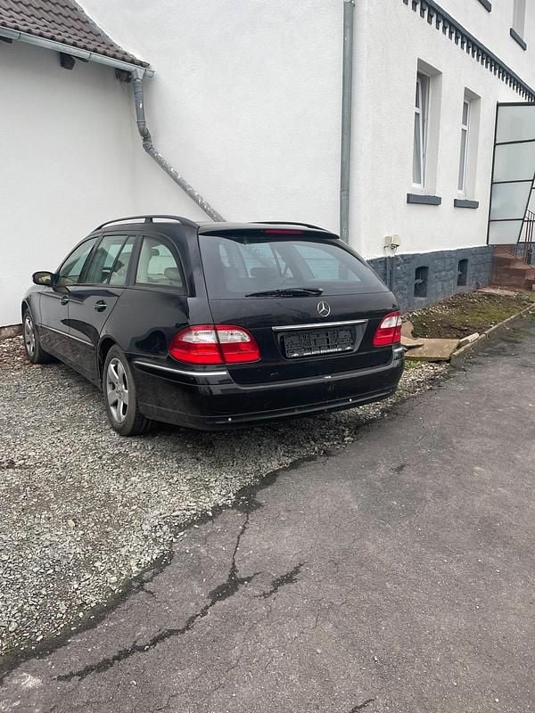 Gebraucht Mercedes E280 177 PS (130 kW) 2005 Schwarz Kombi
