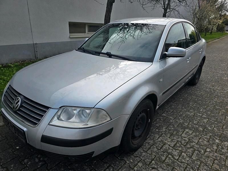 Gebraucht VW Passat 130 PS (95 kW) 2003 Grau Limousine