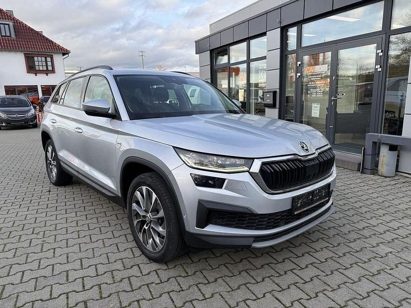 Silber Gebraucht 2021 Skoda Kodiaq Clever SUV | 21.990 € (Superpreis) - Bild 1/4