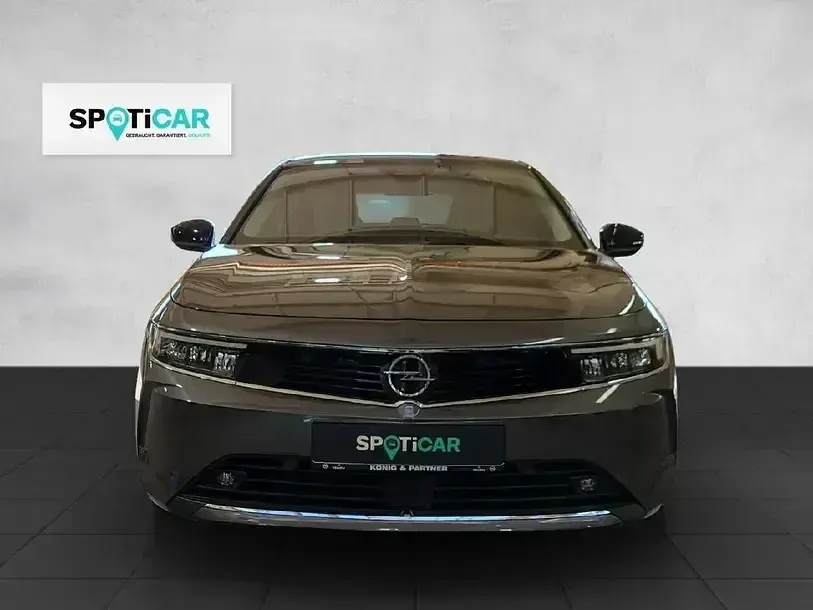 Gebraucht Opel Astra Elegance 110 PS (80 kW) 2023 Mondstein grau/e:vulkan grau (metallic) Limousine