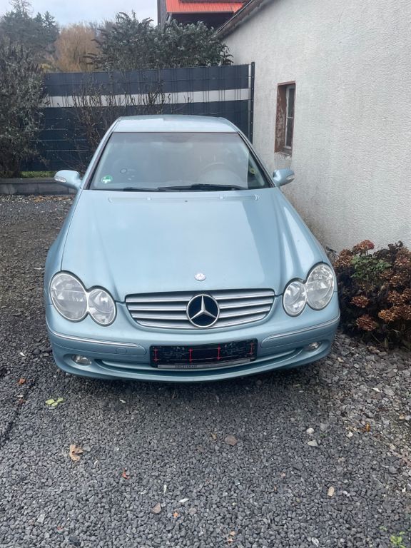 Blau Gebraucht 2003 Mercedes CLK200 Coupé | 3.550 € (Fairer Preis) - Bild 1/4