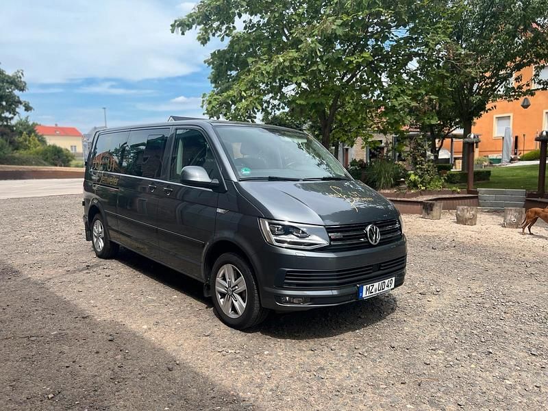 Second-hand VW Caravelle 204 CP (150 kW) 2017 Gri Van