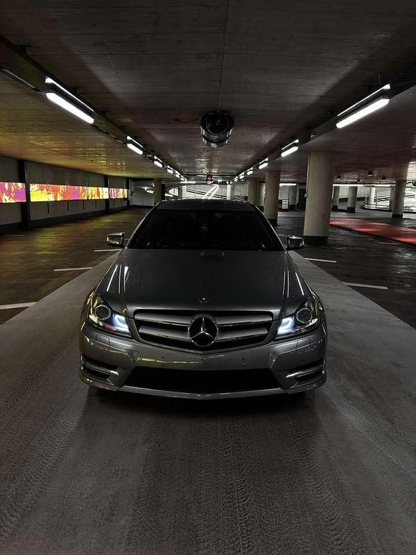 Gebraucht Mercedes C220 Edition 1 170 PS (125 kW) 2011 Silber Coupé