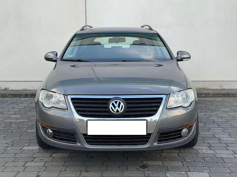 Grau Gebraucht 2007 VW Passat Kombi | 2.400 € (Fairer Preis) - Bild 1/4