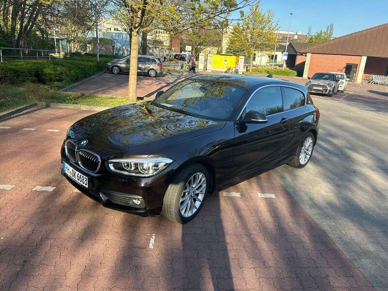 Braun Gebraucht 2018 BMW 118 Kleinwagen | 15.000 € (Fairer Preis) - Bild 1/4