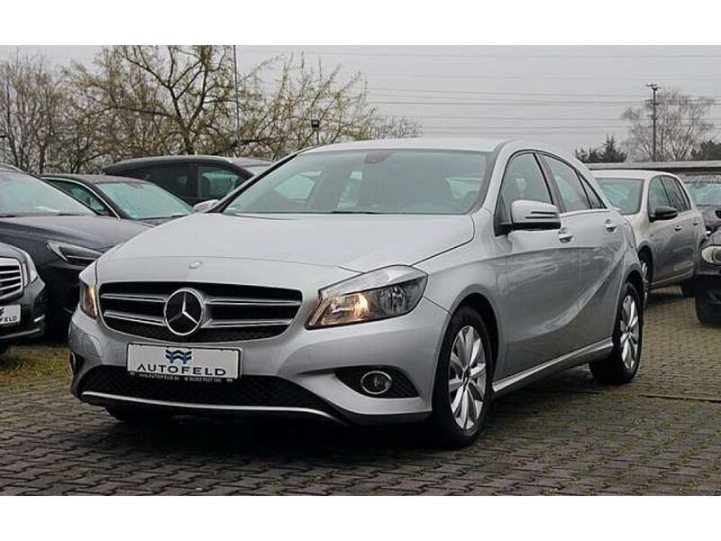 Silber Gebraucht 2013 Mercedes A180 Urban Limousine | 11.300 € (Guter Preis) - Bild 1/4