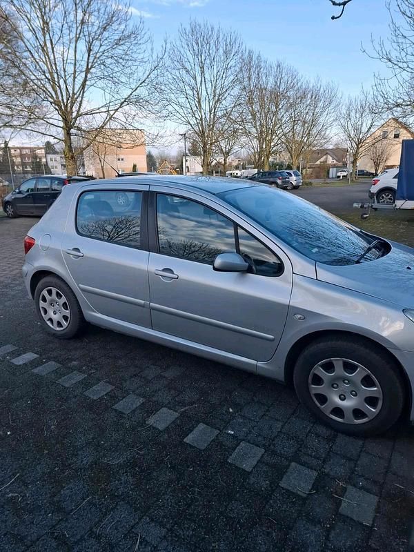 Silber Gebraucht 2007 Peugeot 307 Kleinwagen | 2.800 € (Teuer) - Bild 1/4