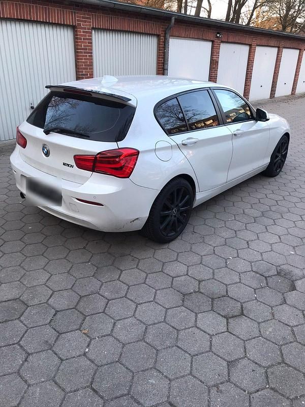 Gebraucht BMW 120 177 PS (130 kW) 2015 Weiß Kleinwagen