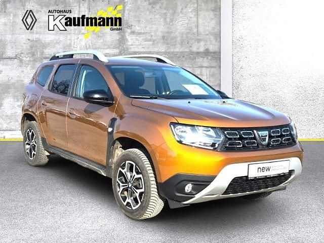 Gebraucht Dacia Duster Celebration 131 PS (96 kW) 2020 Orange SUV