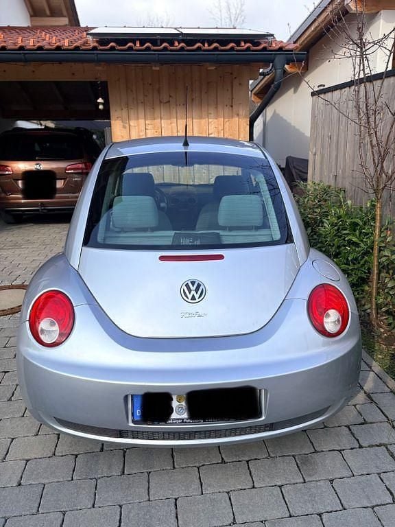 Gebraucht VW Beetle 102 PS (75 kW) 2010 Silber