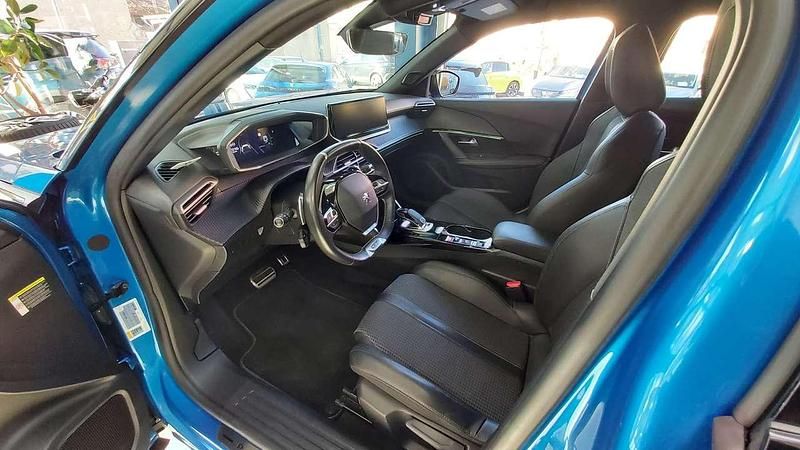 Gebraucht Peugeot 2008 GT 131 PS (96 kW) 2021 Blau/ metallic SUV