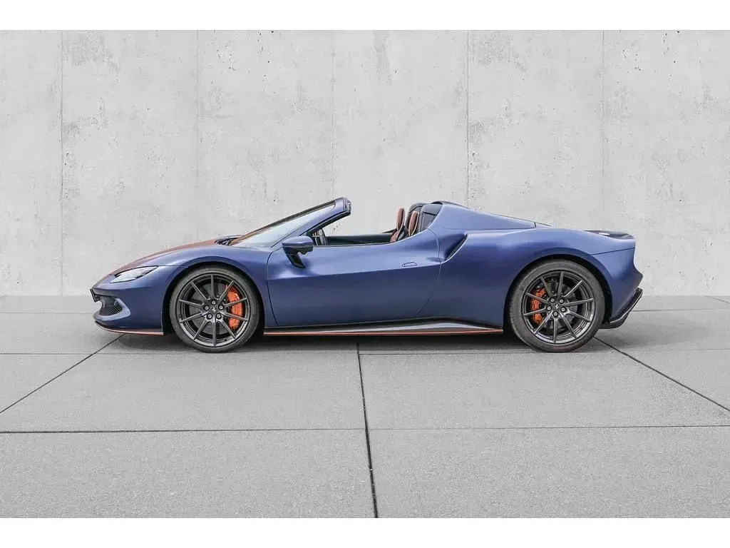 Gebraucht Ferrari 296 829 PS (609 kW) 2025 Blu swaters opaco Coupé