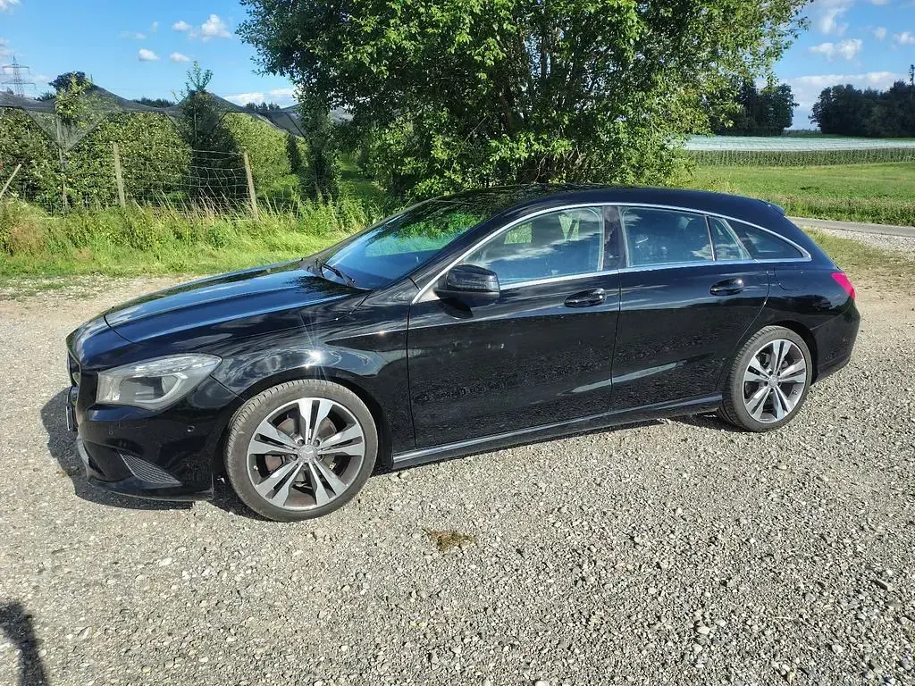Gebraucht Mercedes CLA220 177 PS (130 kW) 2016 Schwarz Coupé