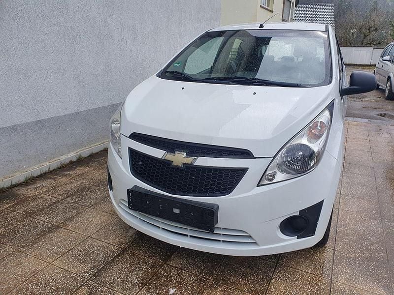 Gebraucht Chevrolet Spark 68 PS (50 kW) 2011 Weiß Kleinwagen
