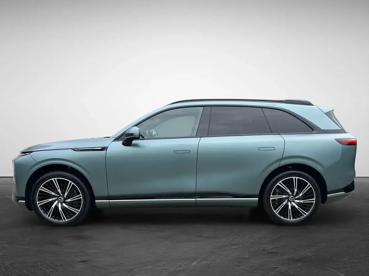 Neu XPENG G9 AWD Performance 422 kW (575 PS) 2026 Kaitoke green matte SUV