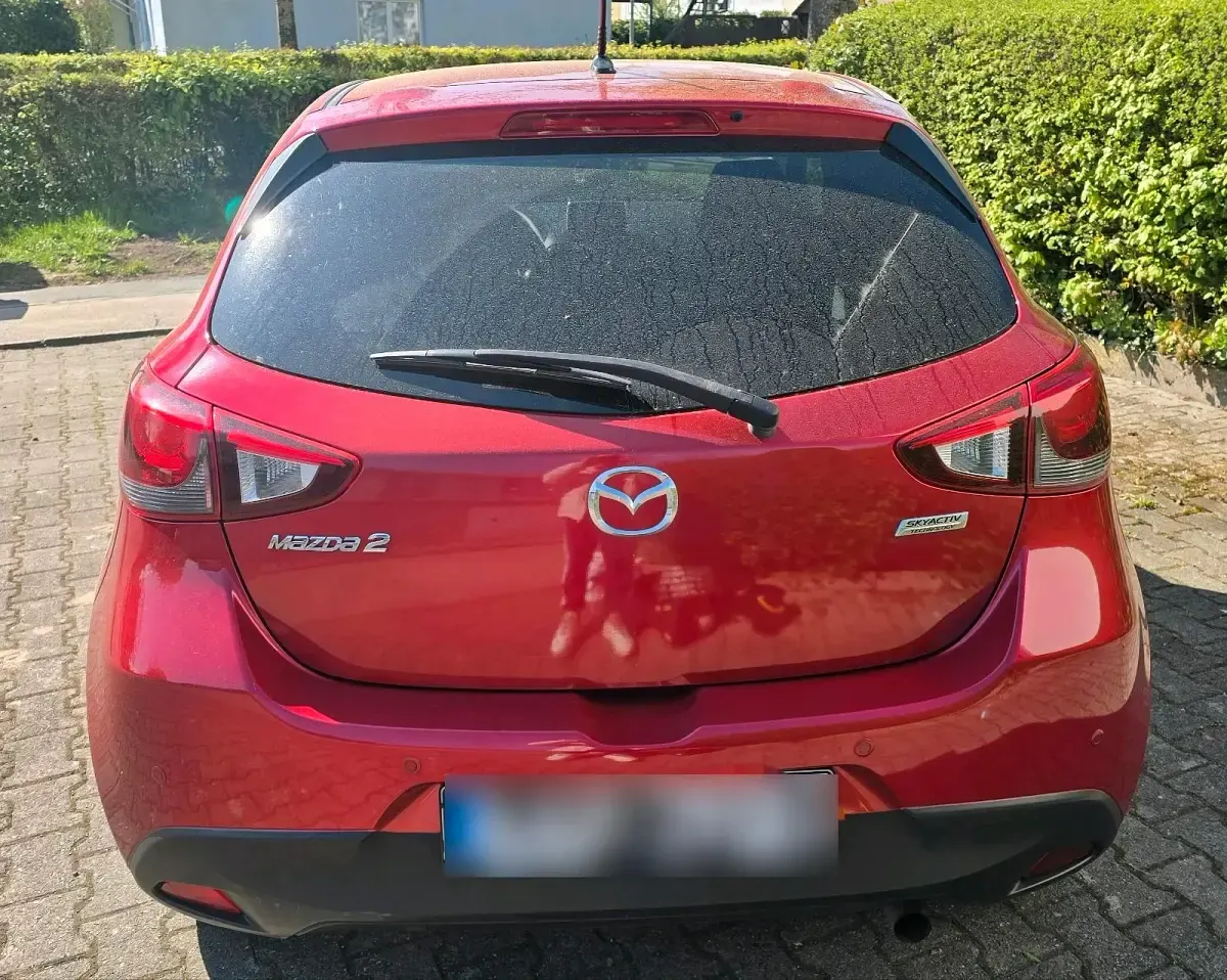 Gebraucht Mazda 2 Exclusive-Line 90 PS (66 kW) 2016 Rot Kleinwagen