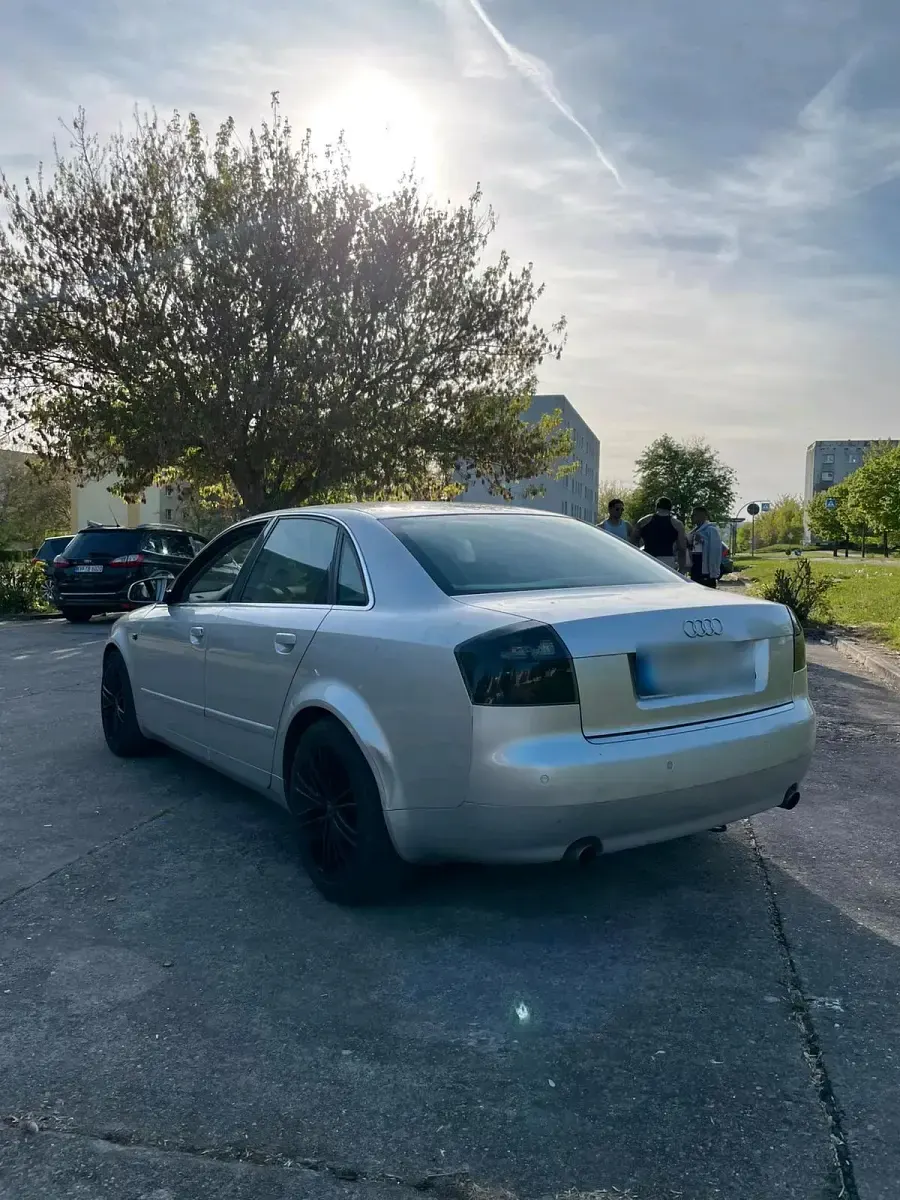Gebraucht Audi A4 170 PS (125 kW) 2002 Silber Limousine