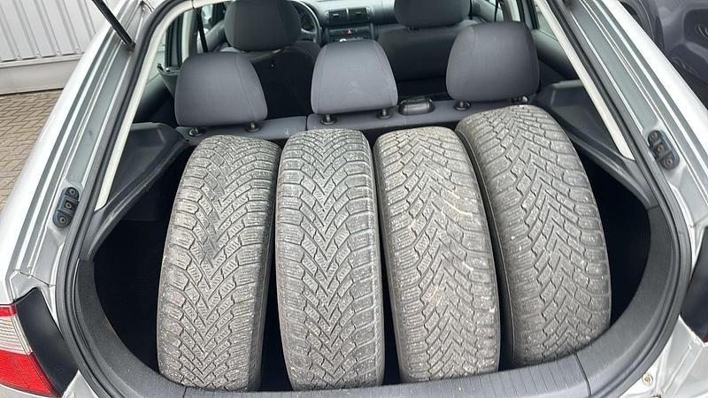 Silber Gebraucht 2003 Seat Leon Limousine | 1.600 € (Fairer Preis) - Bild 1/4