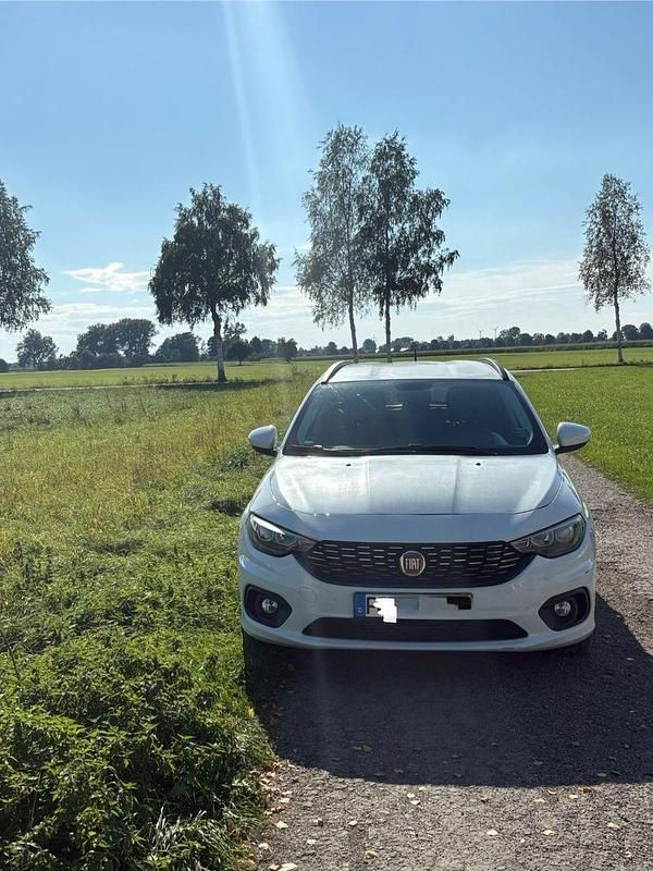 Weiß Gebraucht 2017 Fiat Tipo Easy Kombi | 10.800 € (Fairer Preis) - Bild 1/4