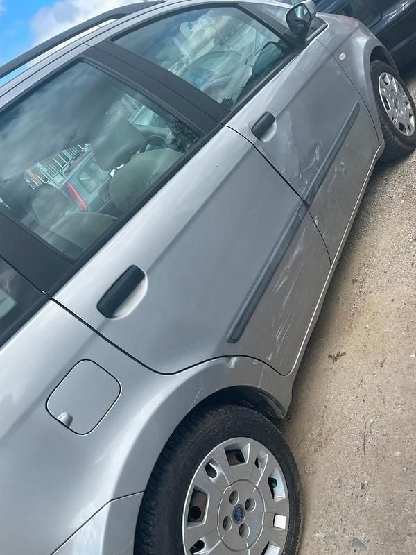 Gebraucht Fiat Idea 95 PS (69 kW) 2004 Silber Van / Kleinbus