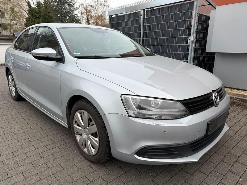 Gebraucht VW Jetta 105 PS (77 kW) 2012 Silber Limousine