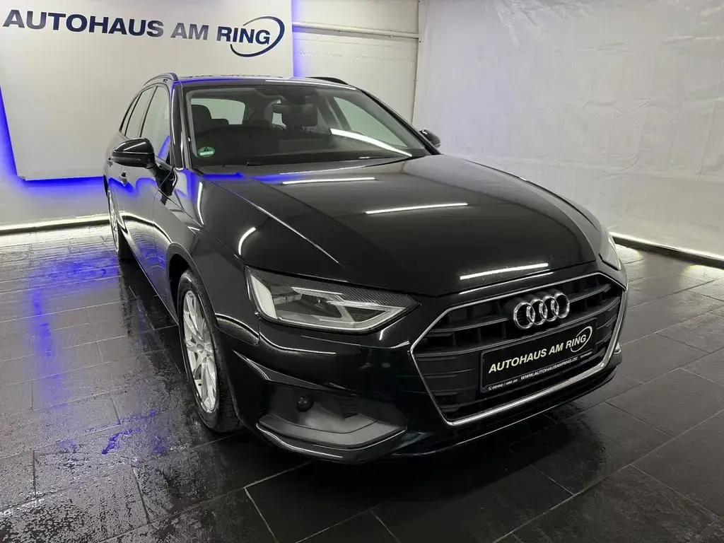 Gebraucht Audi A4 Sport 136 PS (100 kW) 2023 Schwarz Kombi