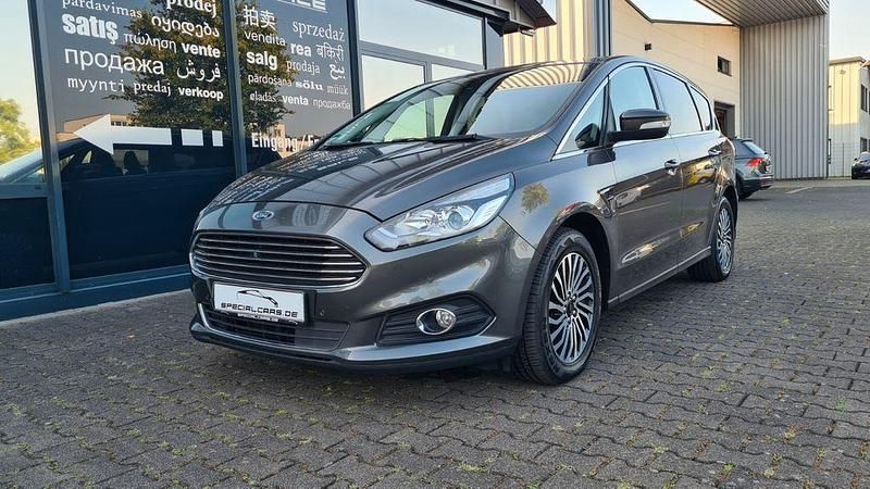 Gebraucht Ford S-MAX Titanium 241 PS (177 kW) 2019 Magneticgrau Van / Kleinbus