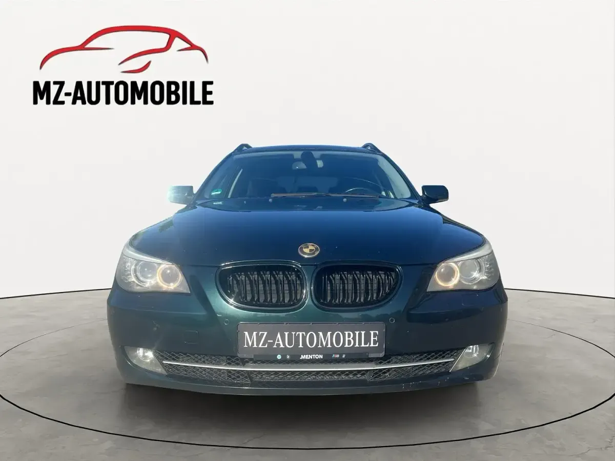 Gebraucht BMW 530 235 PS (172 kW) 2008 Grün Kombi