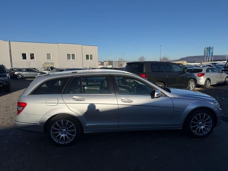 Gebraucht Mercedes C220 170 PS (125 kW) 2011 Silber Limousine