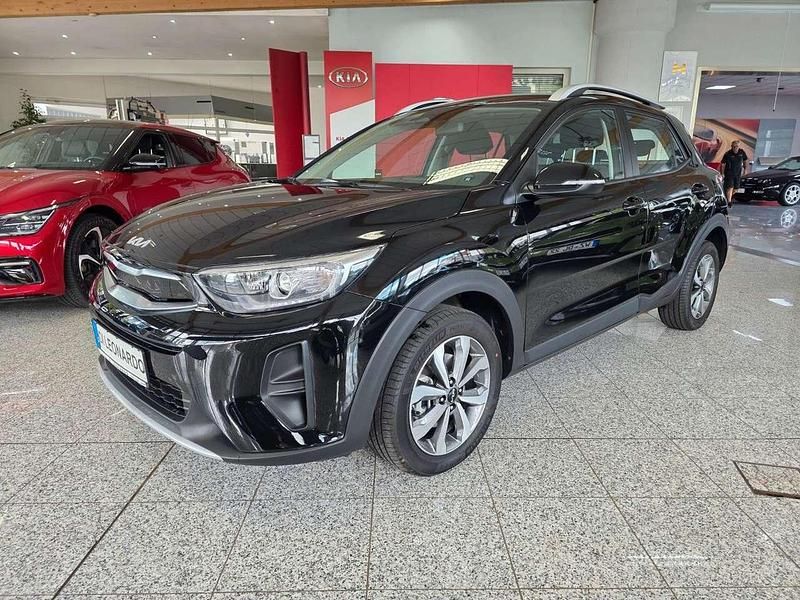Schwarz Neu 2025 Kia Stonic Vision SUV | 24.990 € (Etwas zu teuer) - Bild 1/4