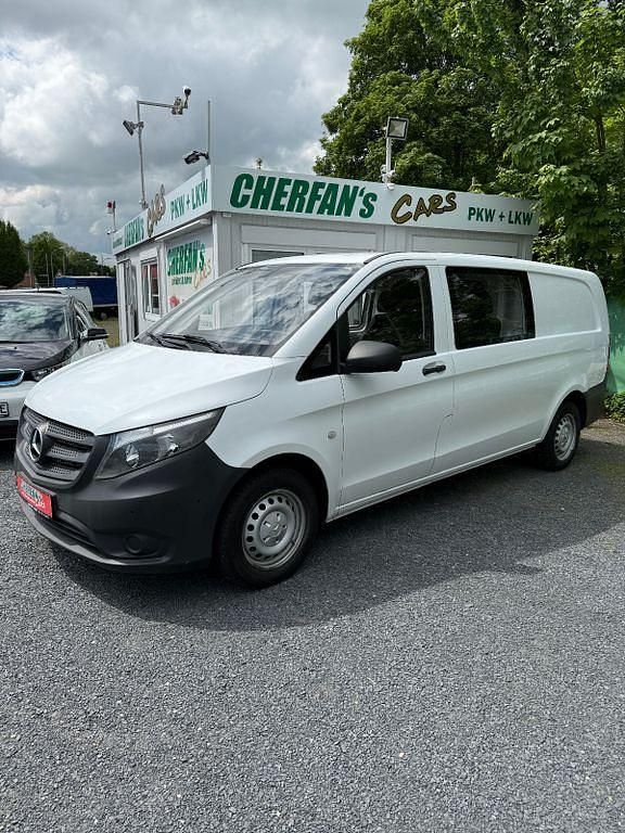 Weiß Gebraucht 2015 Mercedes Vito Van / Kleinbus | 12.890 € (Fairer Preis) - Bild 1/4