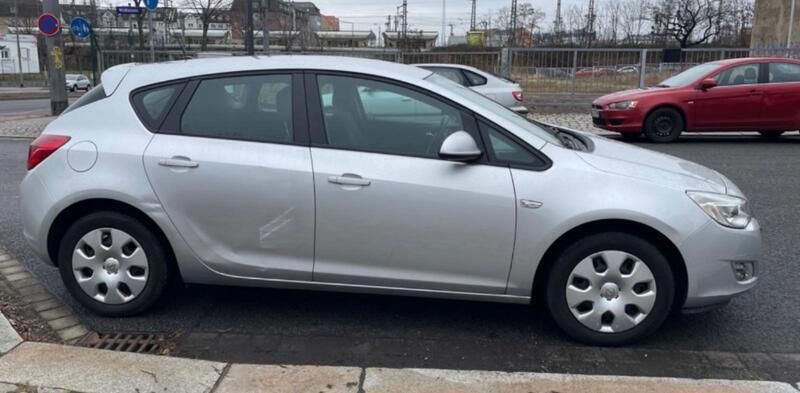 Gebraucht Opel Astra Cosmo 116 PS (85 kW) 2010 Grau Limousine