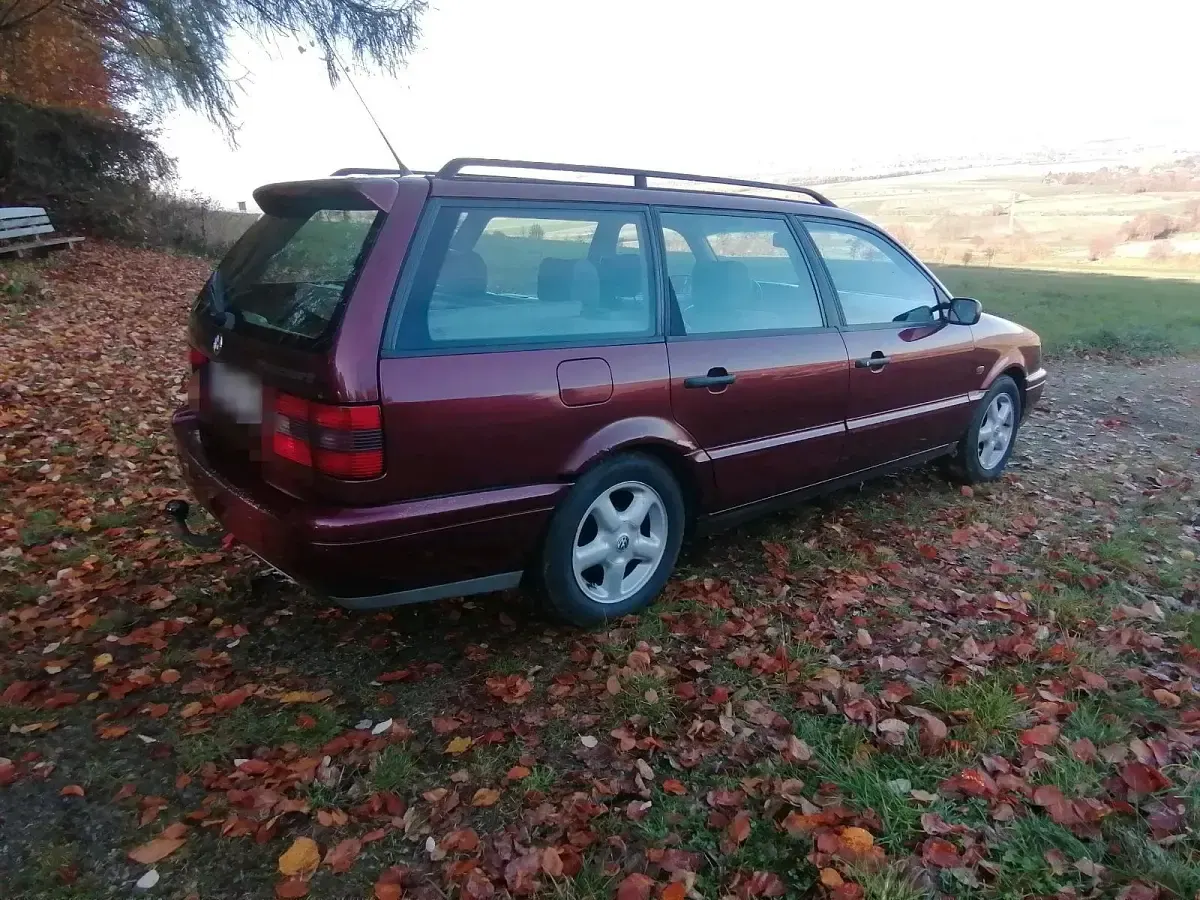 Gebraucht VW Passat 115 PS (84 kW) 1995 Rot Kombi