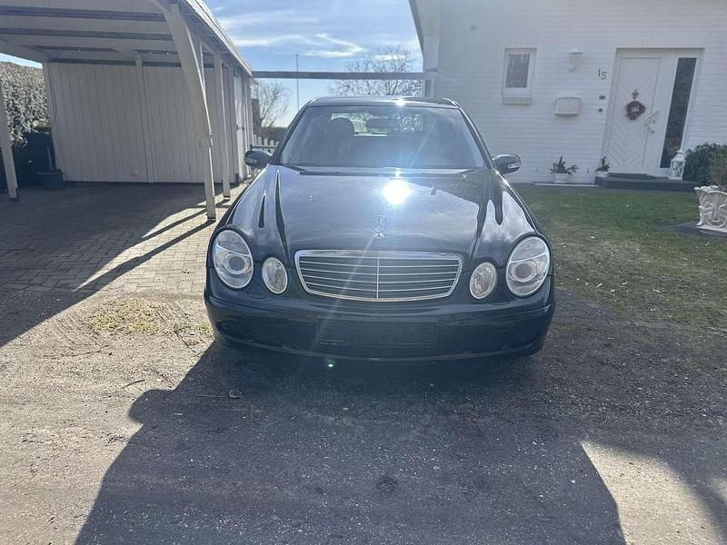 Gebraucht Mercedes E270 Classic 177 PS (130 kW) 2004 Schwarz Limousine