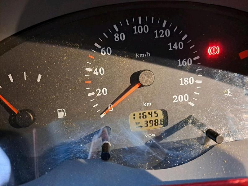 Usata Nissan Micra 60 CV (44 kW) 2001 Nero Utilitaria