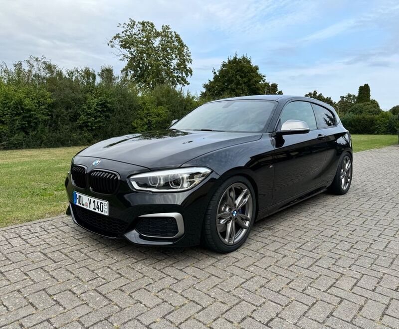 Schwarz Gebraucht 2017 BMW M140 M Sport Limousine | 33.900 € (Guter Preis) - Bild 1/4
