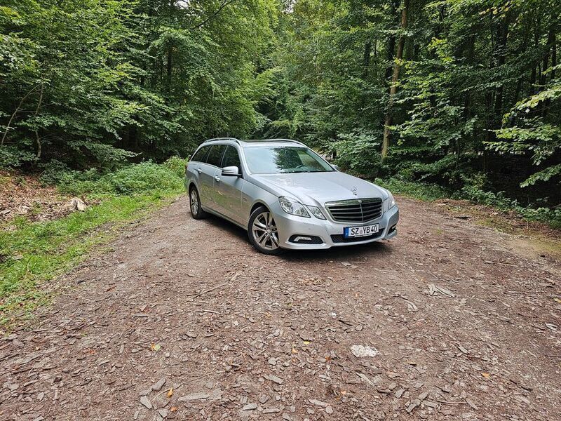 Silber Gebraucht 2009 Mercedes E350 Avantgarde Kombi | 9.700 € (Fairer Preis) - Bild 1/4